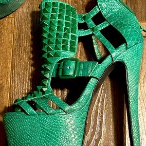 Steve Madden heels size 6